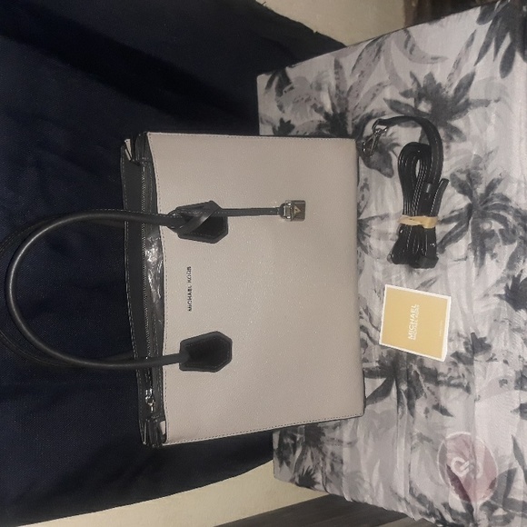 NWOT Michael Kors Leather Mercer Gray & Black Handbag with Crossbody Strap - Picture 2 of 13